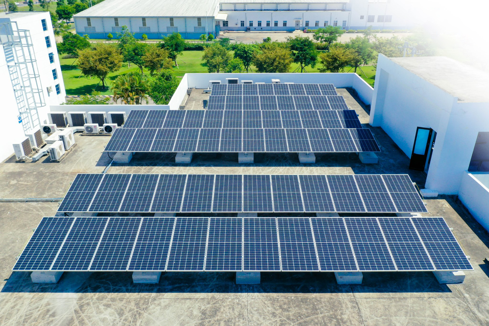 Giải pháp điện mặt trời, đèn năng lượng NCSE 10 bảo trì điện mặt trời
